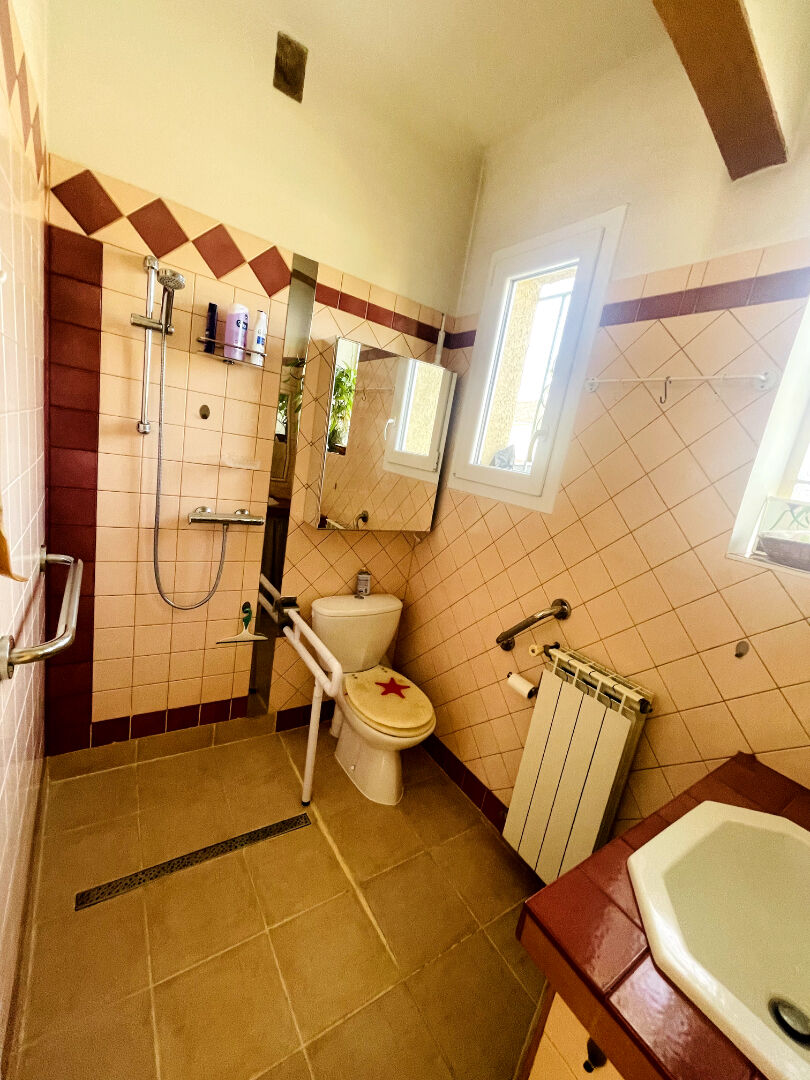 Mauguio hyper-Centre  Maison de plain-pied avec dépendance sur 314 m2 de terrain