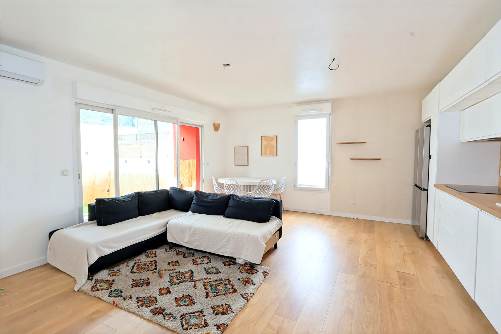 MAUGUIO Appartement  T3  60 m2  jardin + terrasse + garage 