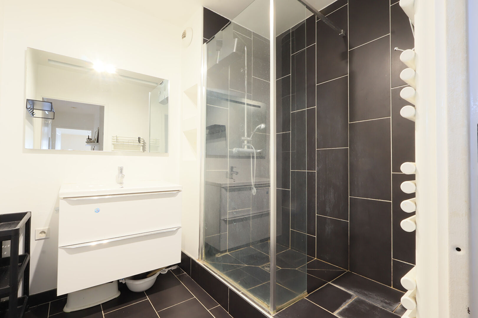 MAUGUIO Appartement  T3  60 m2  jardin + terrasse + garage 