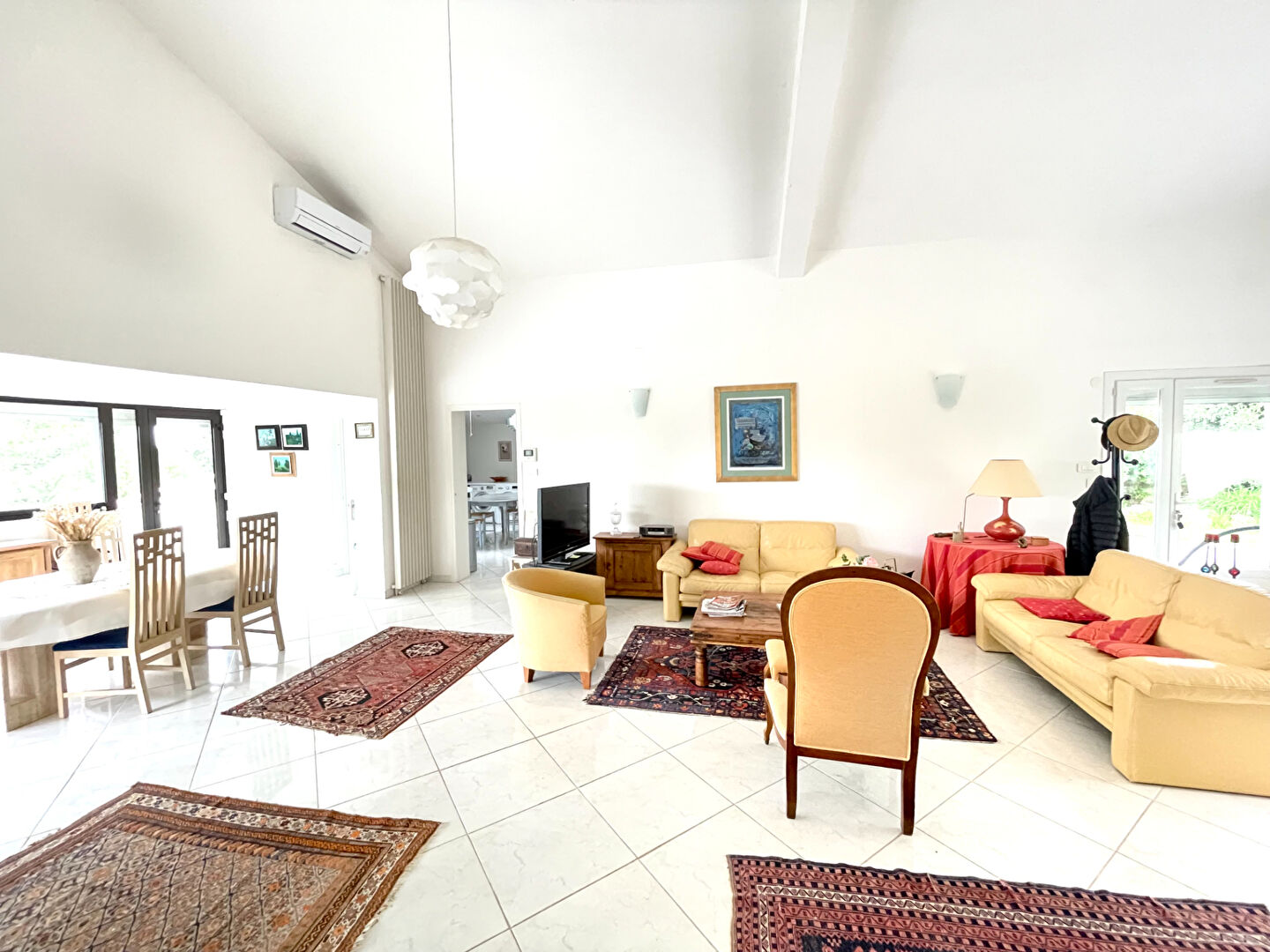 Maison de 183m² sur un terrain de 1611m² , piscine