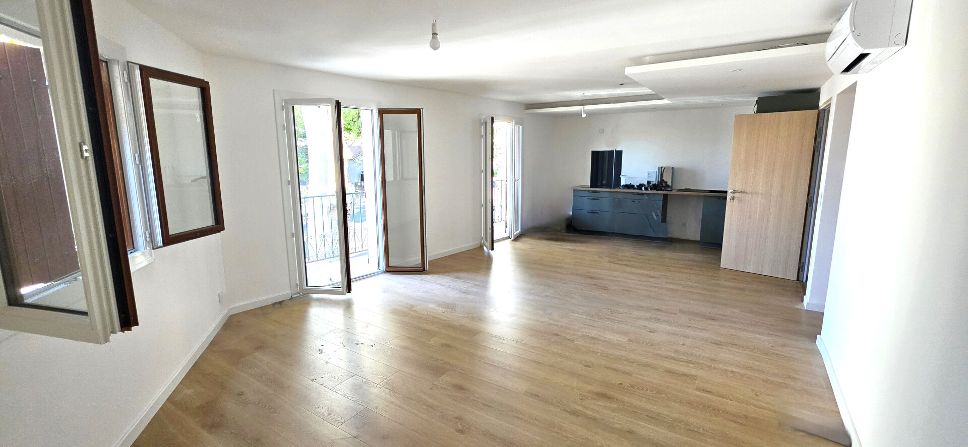 Appartement Mauguio Centre  4 pièces -  87 m2 avec grand garage et balcon
