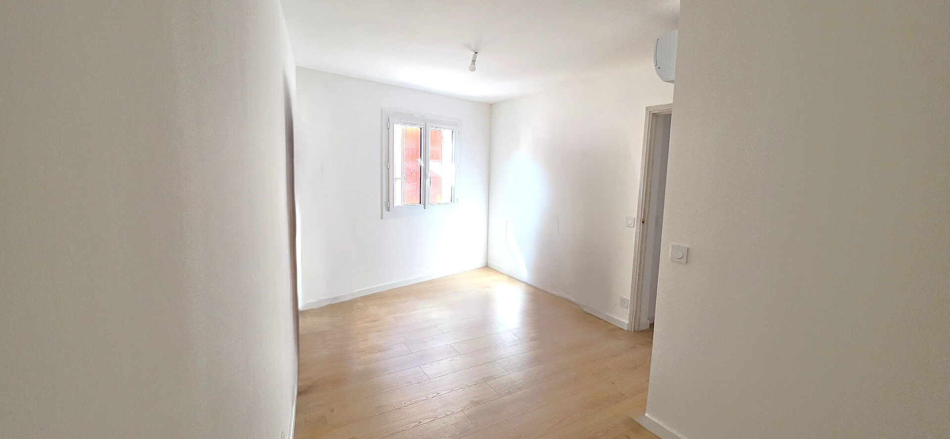 Appartement Mauguio Centre  4 pièces -  87 m2 avec grand garage et balcon