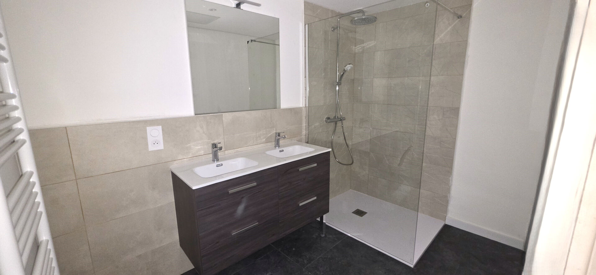 Appartement Mauguio Centre  4 pièces -  87 m2 avec grand garage et balcon