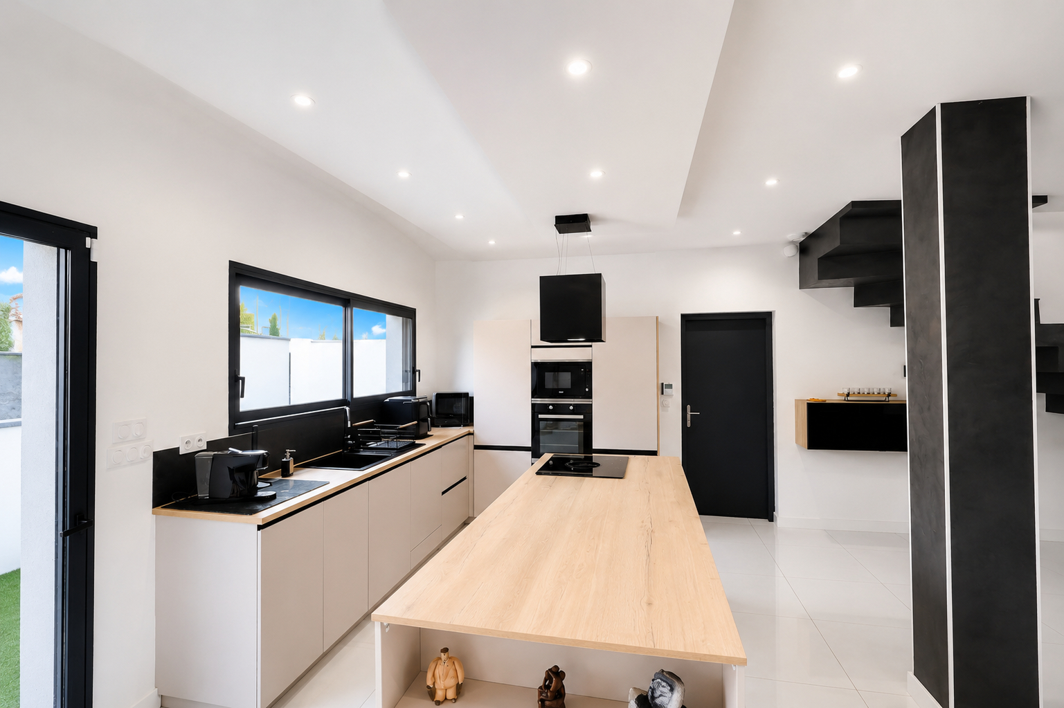 LUNEL - Villa contemporaine 5 pièce(s) 138 m2 avec piscine au sel