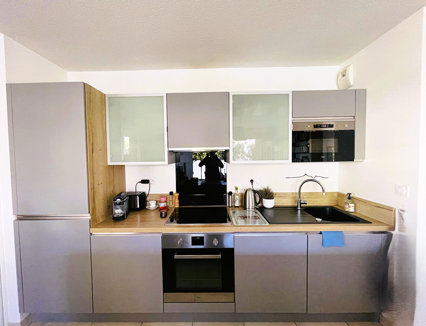 MAUGUIO 4 pièces 3 chambres 2 S.de bain, Terrasse en L 37 m2, parking + garage fermé
