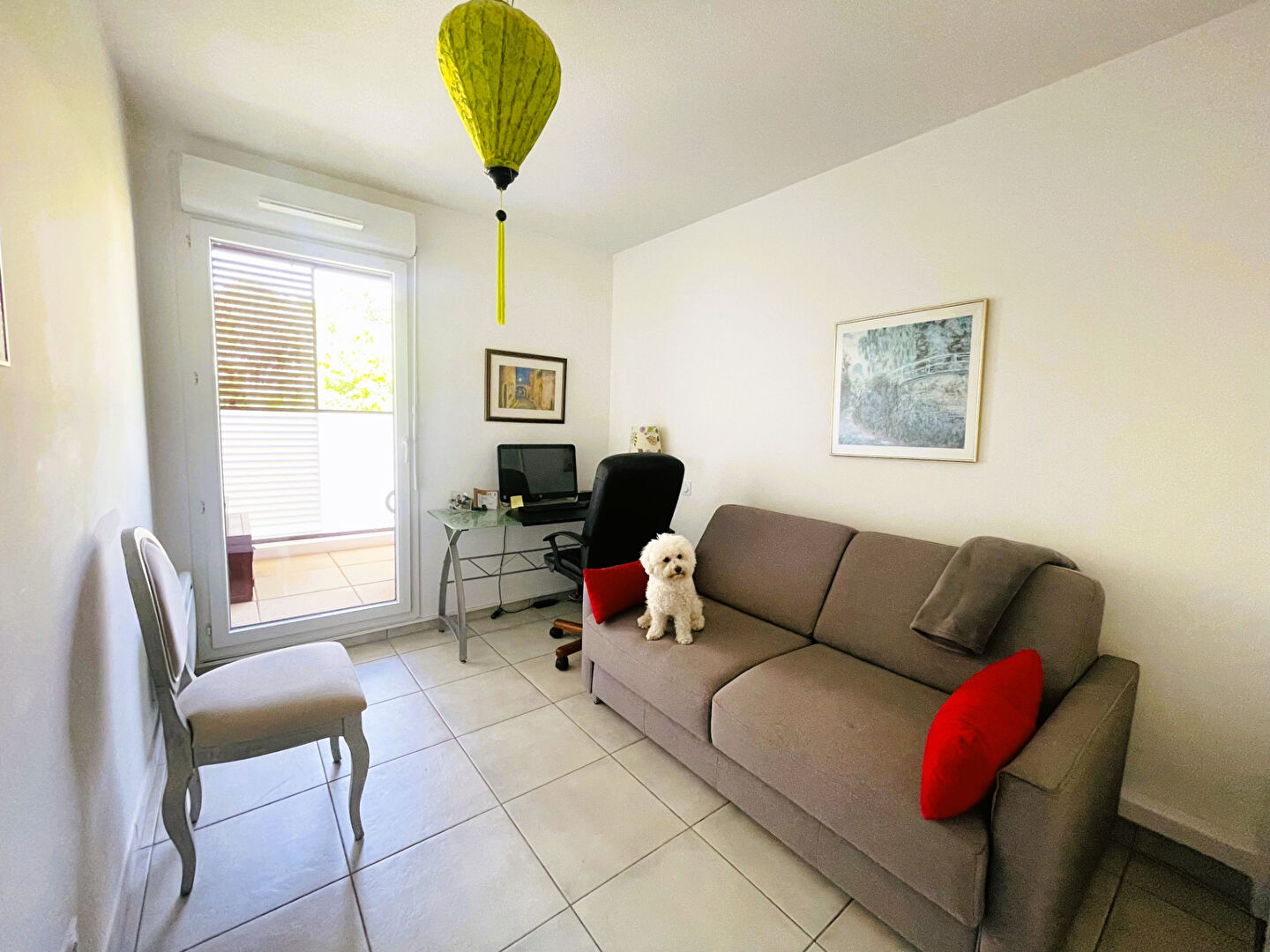 MAUGUIO 4 pièces 3 chambres 2 S.de bain, Terrasse en L 37 m2, parking + garage fermé