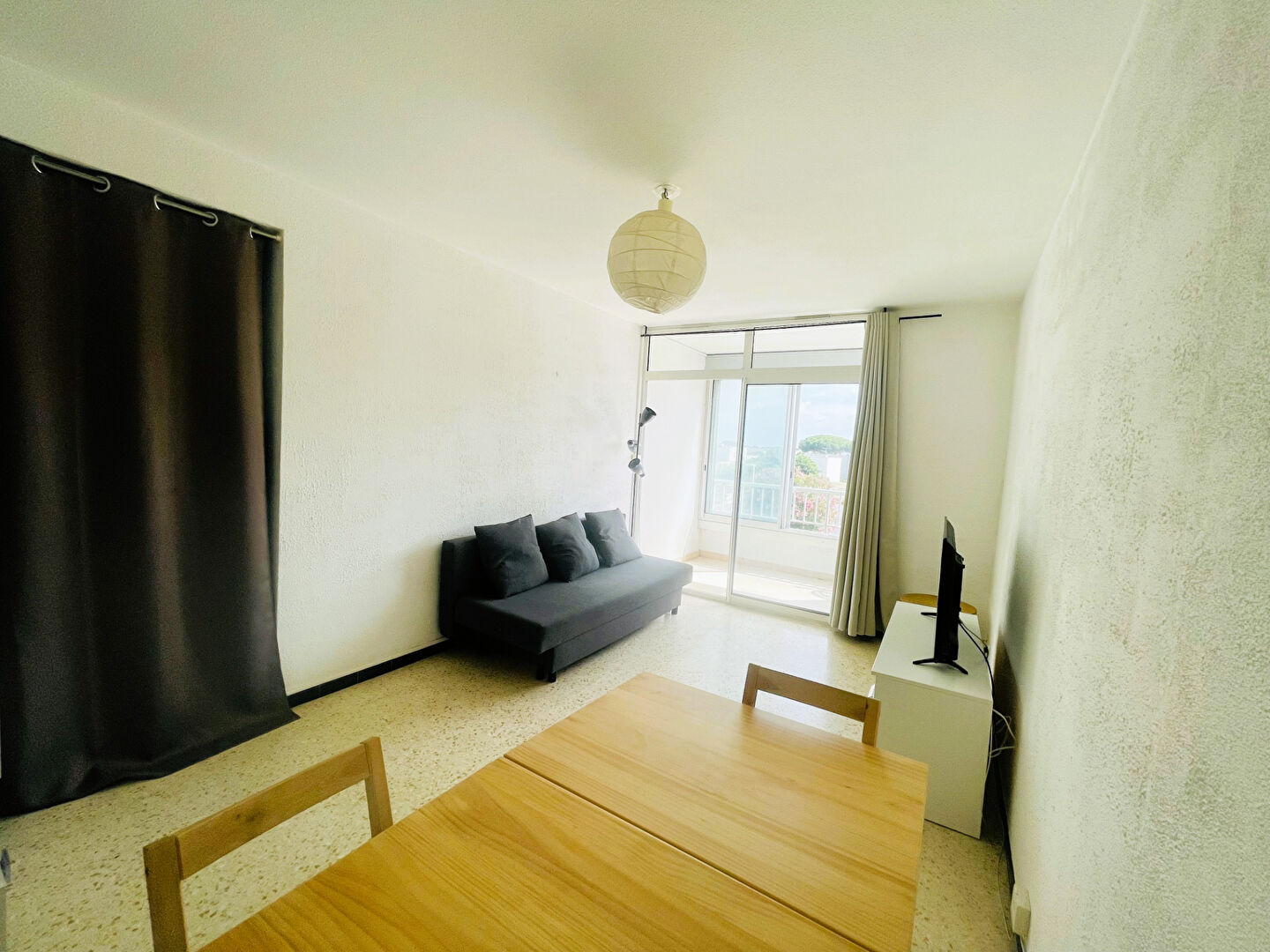 CARNON - MAUGUIO ? Studio cabine avec loggia à 50 mètres de la plage