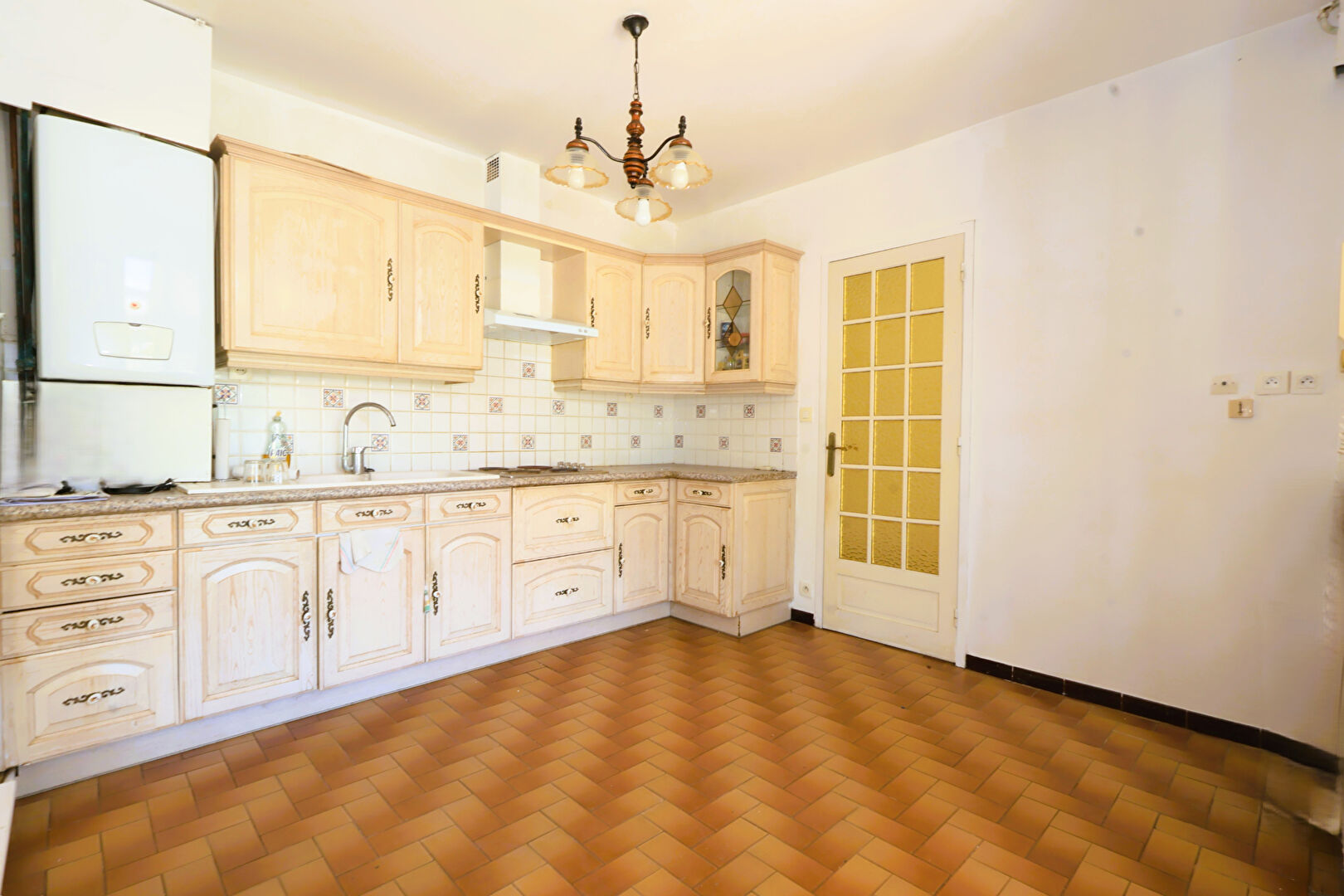 MAUGUIO Maison plain-pied 4 pièces 96 m2 sur terrain  piscinable de 418m2 Véranda chauffée + garage