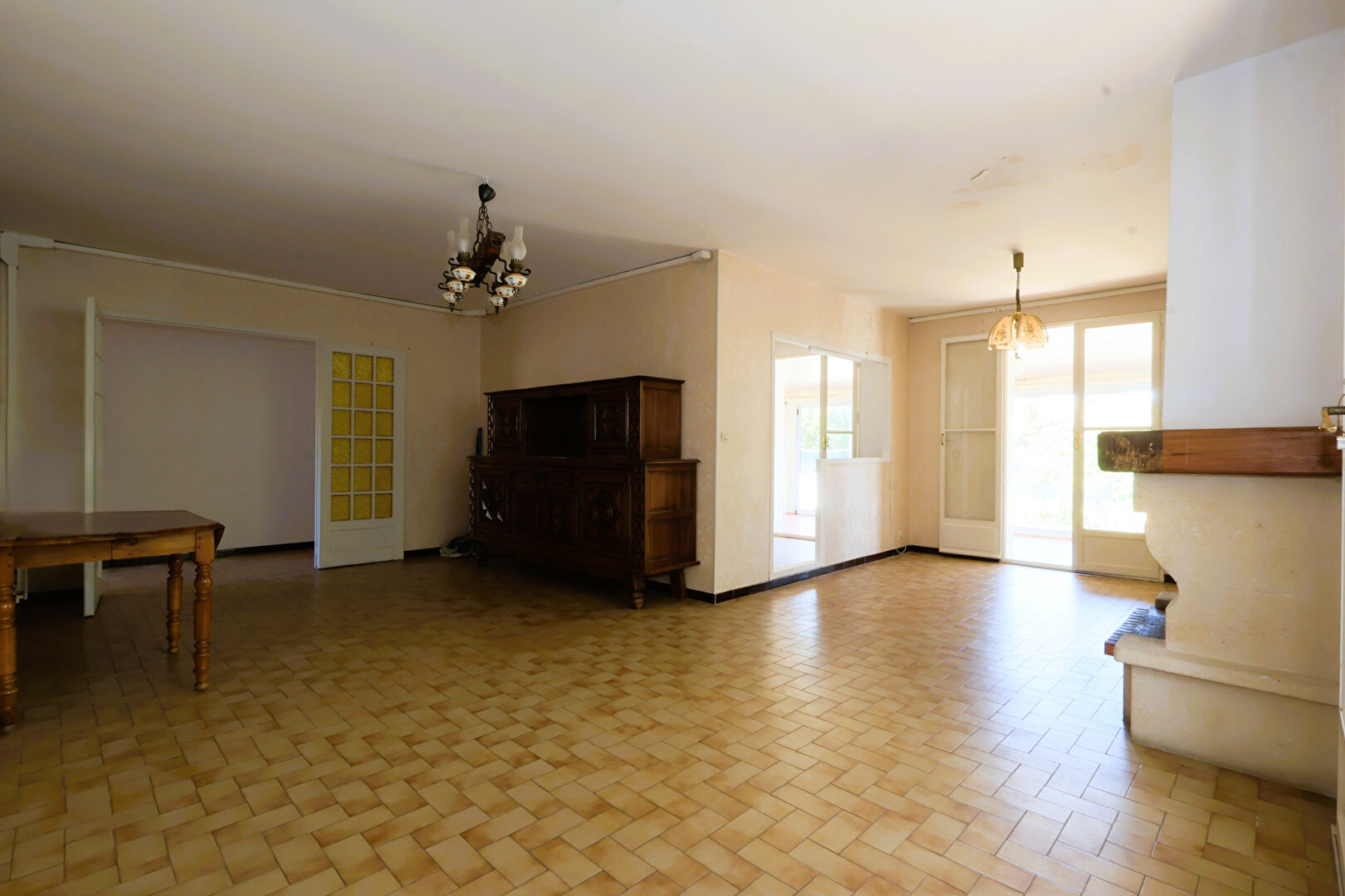 MAUGUIO Maison plain-pied 4 pièces 96 m2 sur terrain  piscinable de 418m2 Véranda chauffée + garage