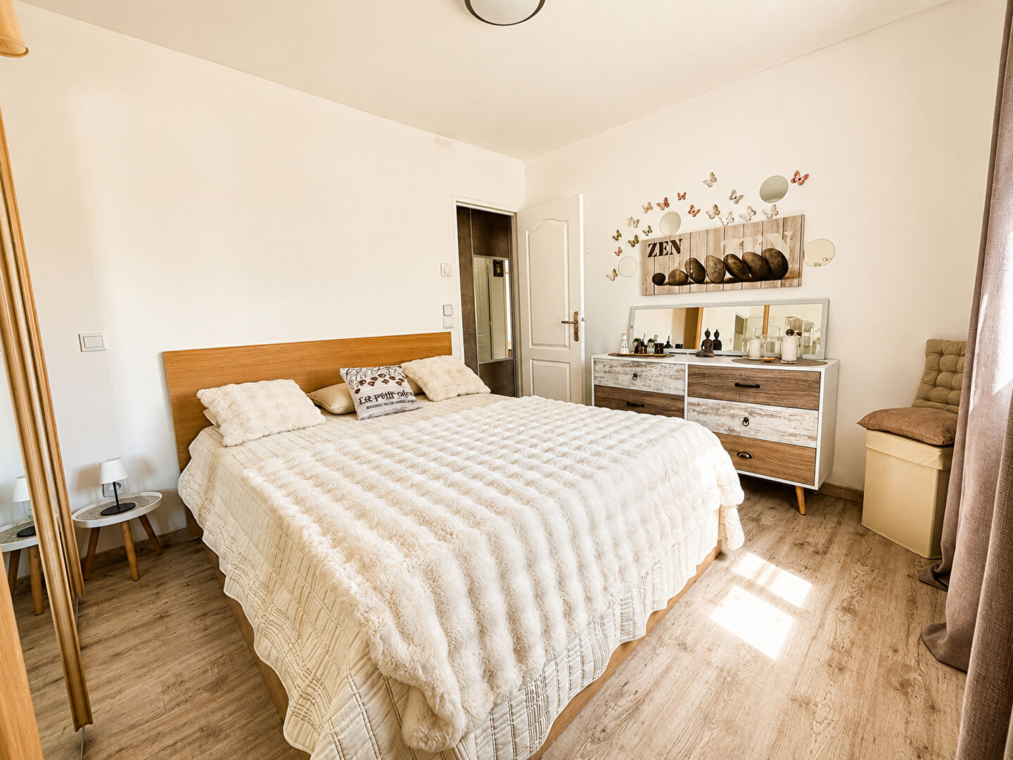 LUNEL  Villa T5 de plain-pied  avec piscine, pool-house de 50 m² et terrain de 722 m²