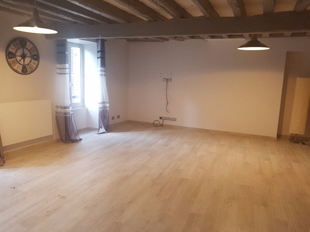 Appartement duplex 4 pièces de 100.88 m2 à Maincy dans quartier calme