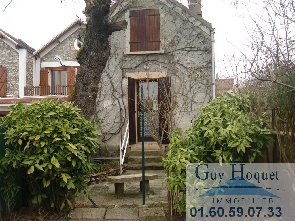 VILLAGE PROCHE DE MELUN - CHARTRETTES