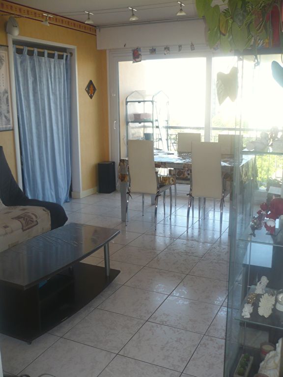 LE MEE SUR SEINE CROIX BLANCHE