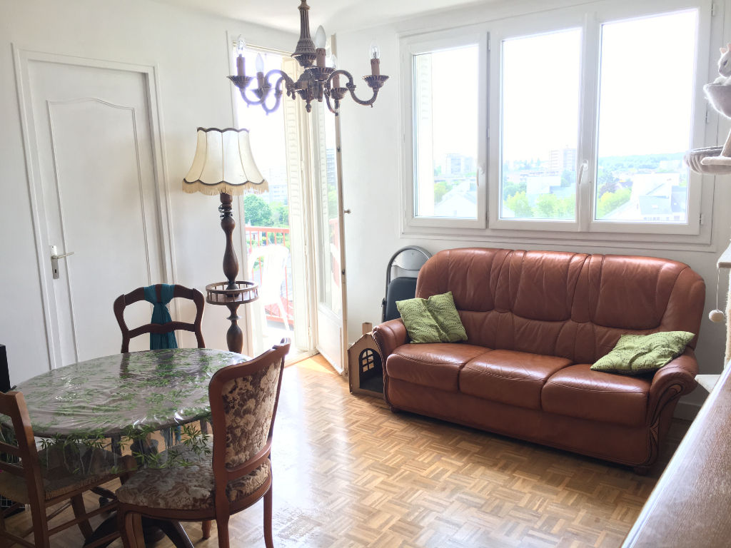 APPARTEMENT MELUN de 3 pièces avec deux balcons