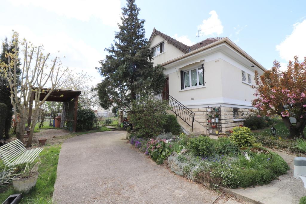 À vendre, maison 5 pièces d'environ 95 m² à VERT LE PETIT.