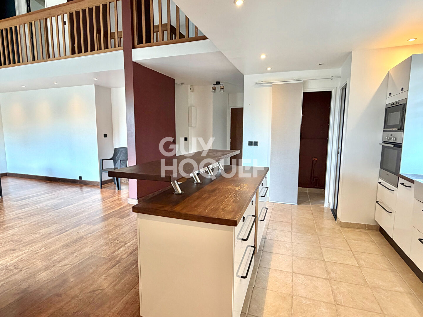 Appartement en duplex avec 2 terrasses au Coudray Montceaux