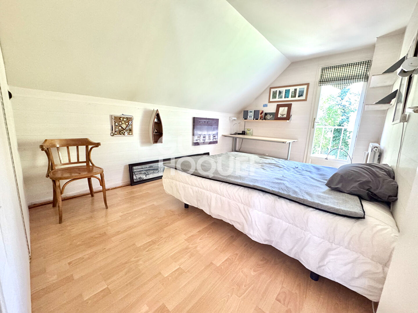 A Mennecy, Maison de 9 pièces avec sous/sol total