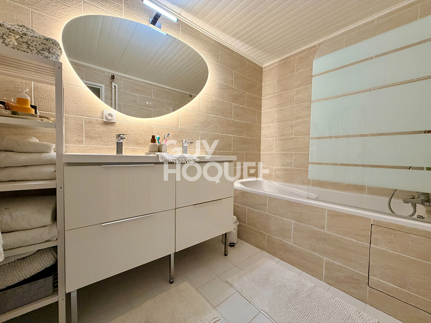 Appartement avec terrasse au Coudray Montceaux