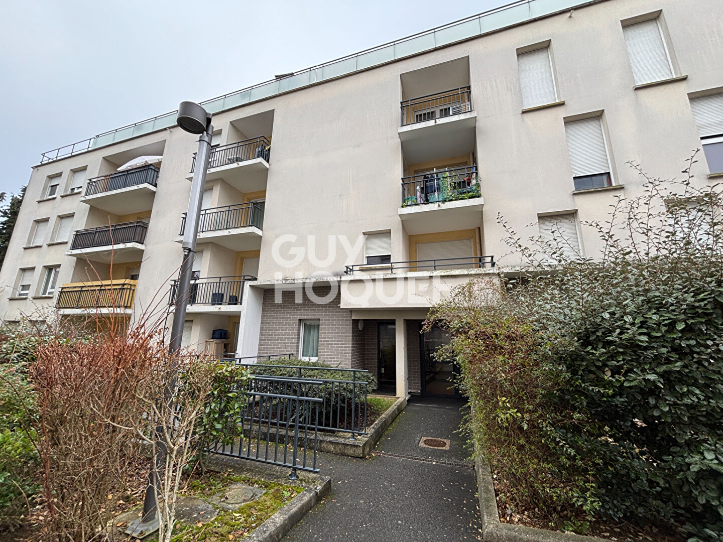 T2 de 43 m² avec balcon et parking, proche RER D Moulin Galant