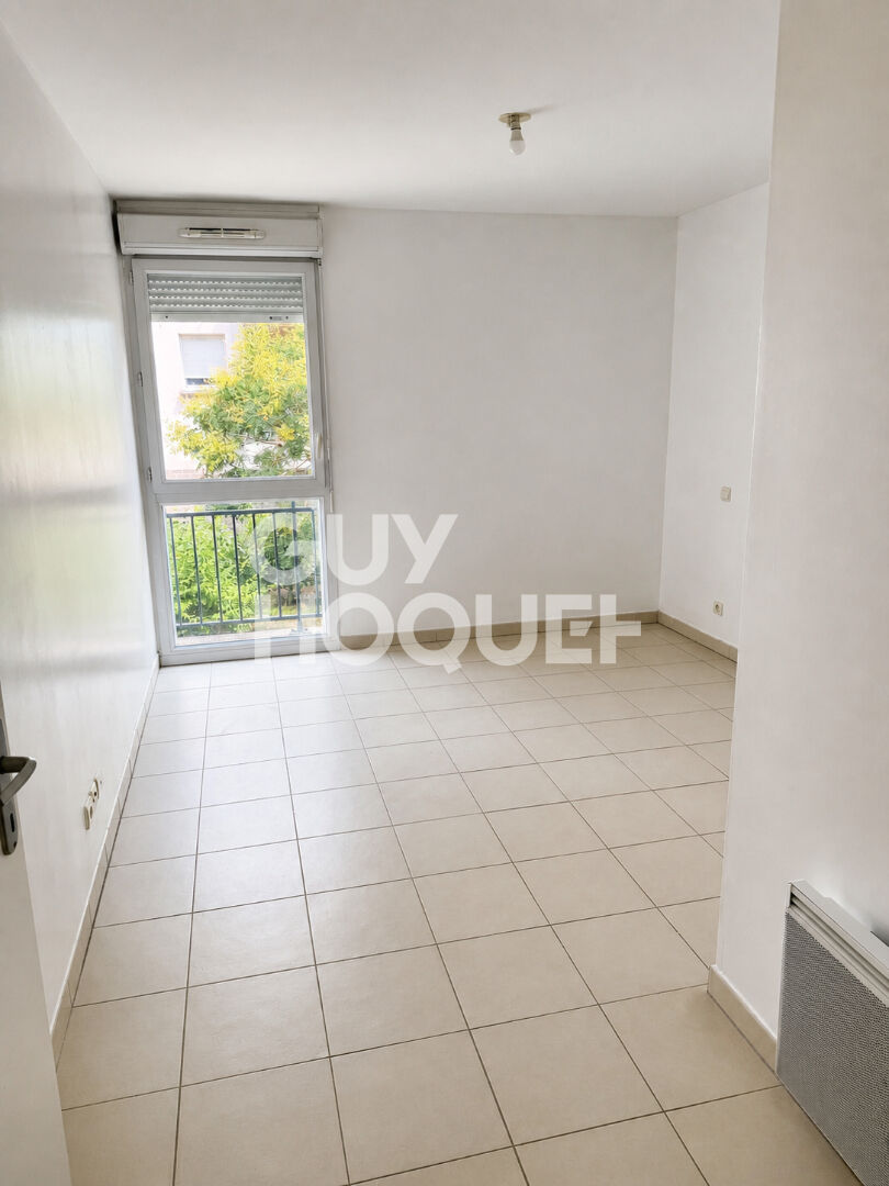 T2 de 43 m² avec balcon et parking, proche RER D Moulin Galant