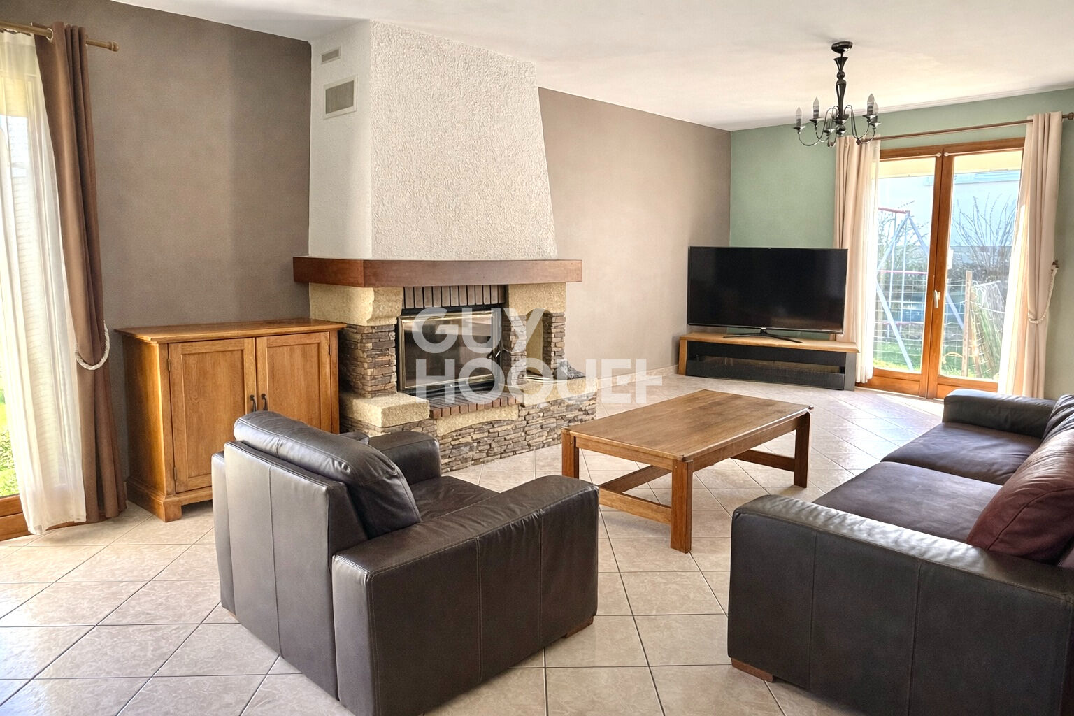 Maison au Coudray Montceaux