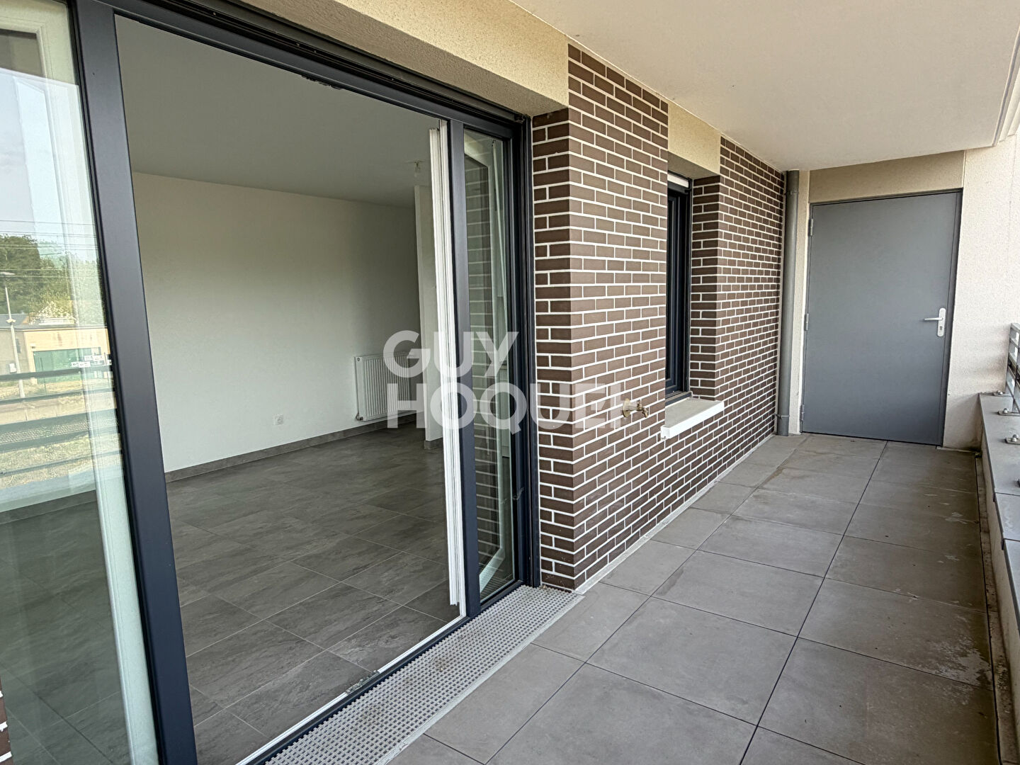 Appartement à Mennecy et 2 places de parking