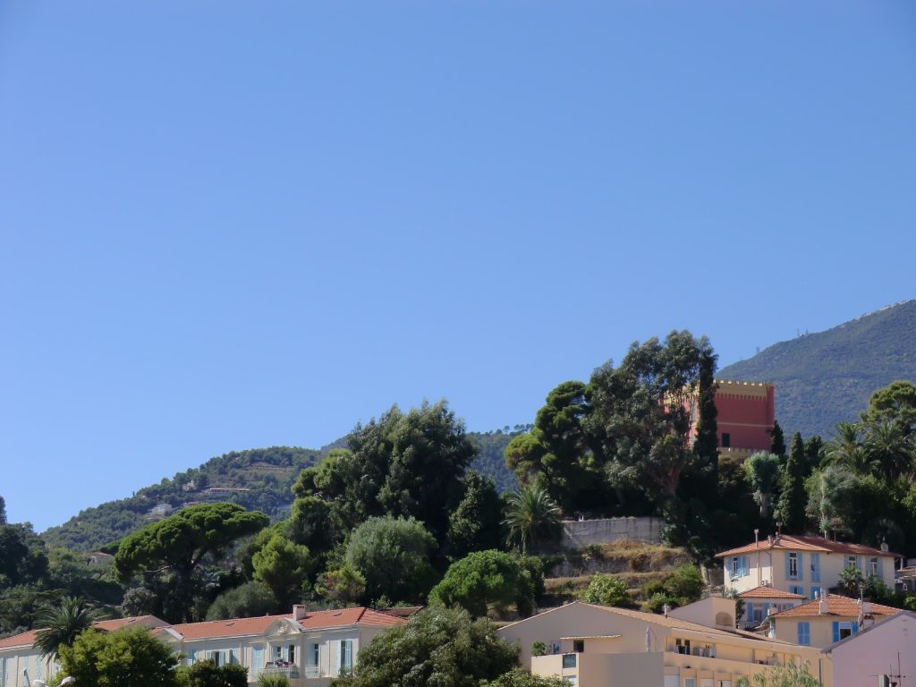 MENTON / CENTRE-VILLE : STUDIO DE 29,50 M2 AVEC BALCON (POSS PARKING)