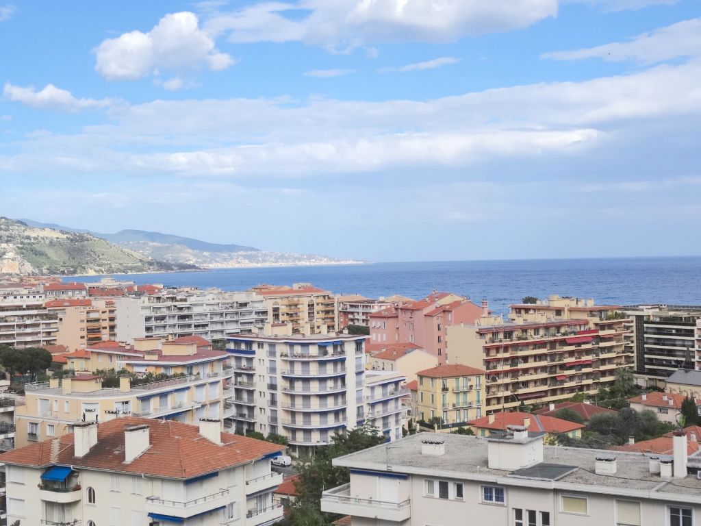 MENTON / QUARTIER DU  CENTENAIRE : 5 PIECES DE 86,04M2 AVEC CAVE ET VUE MER