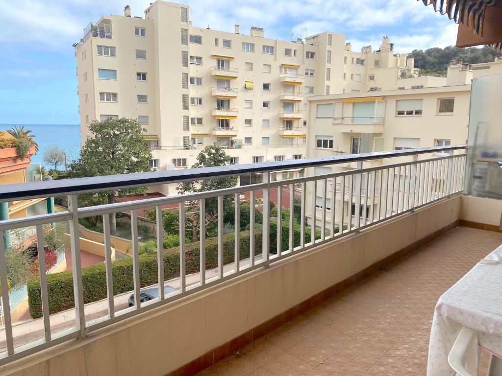 ROQUEBRUNE / QUARTIER DE LA PLAGE : - EXCLUSIVITà? - STUDIO DE 36 M2, TERRASSE, GARAGE ET CAVE