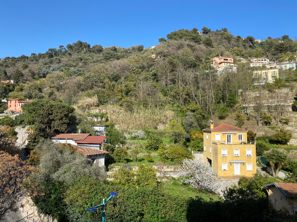 MENTON / BORRIGO : - EXCLUSIVITE - 3 PIÈCES DE 64 M2 AVEC PARKING ET CAVE