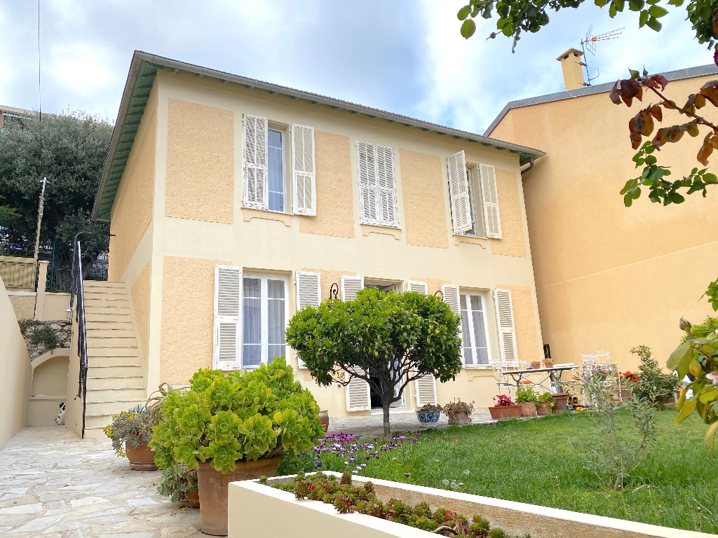 BEAUSOLEIL : MAISON INDIVIDUELLE DE 135 M2 DE 4 PIECES AVEC JARDIN ET TERRASSE