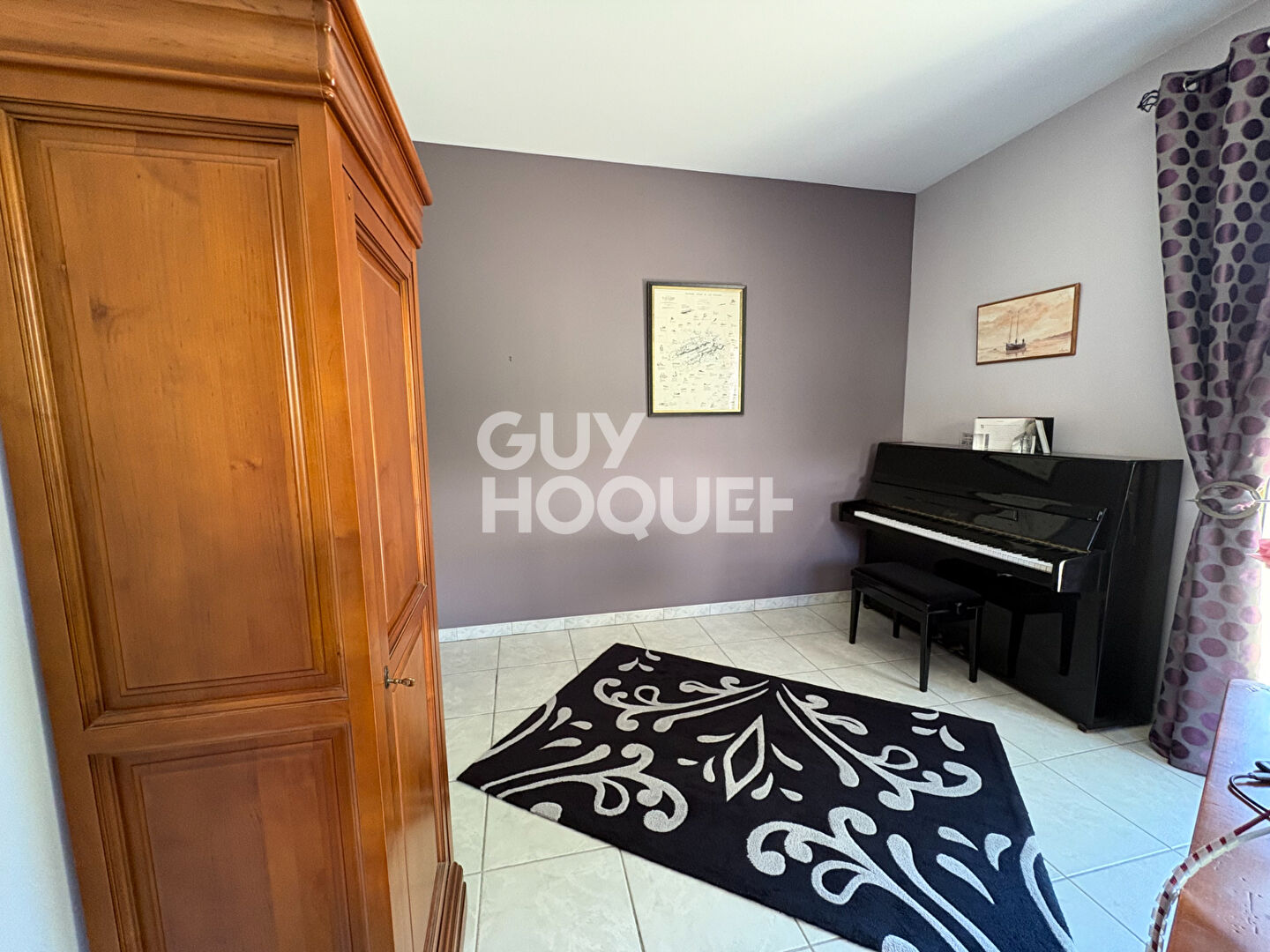 PROPRIÉTÉ FAMILIALE DE 225 M² AVEC PISCINE ET GARAGE