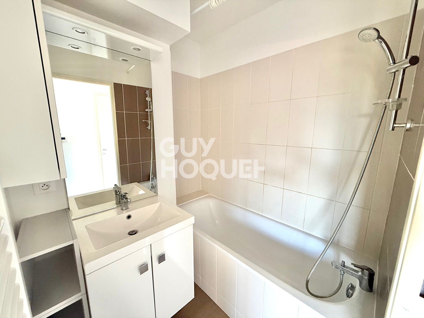 T2 50 m² - TERRASSE - LUMINEUX - PARKING