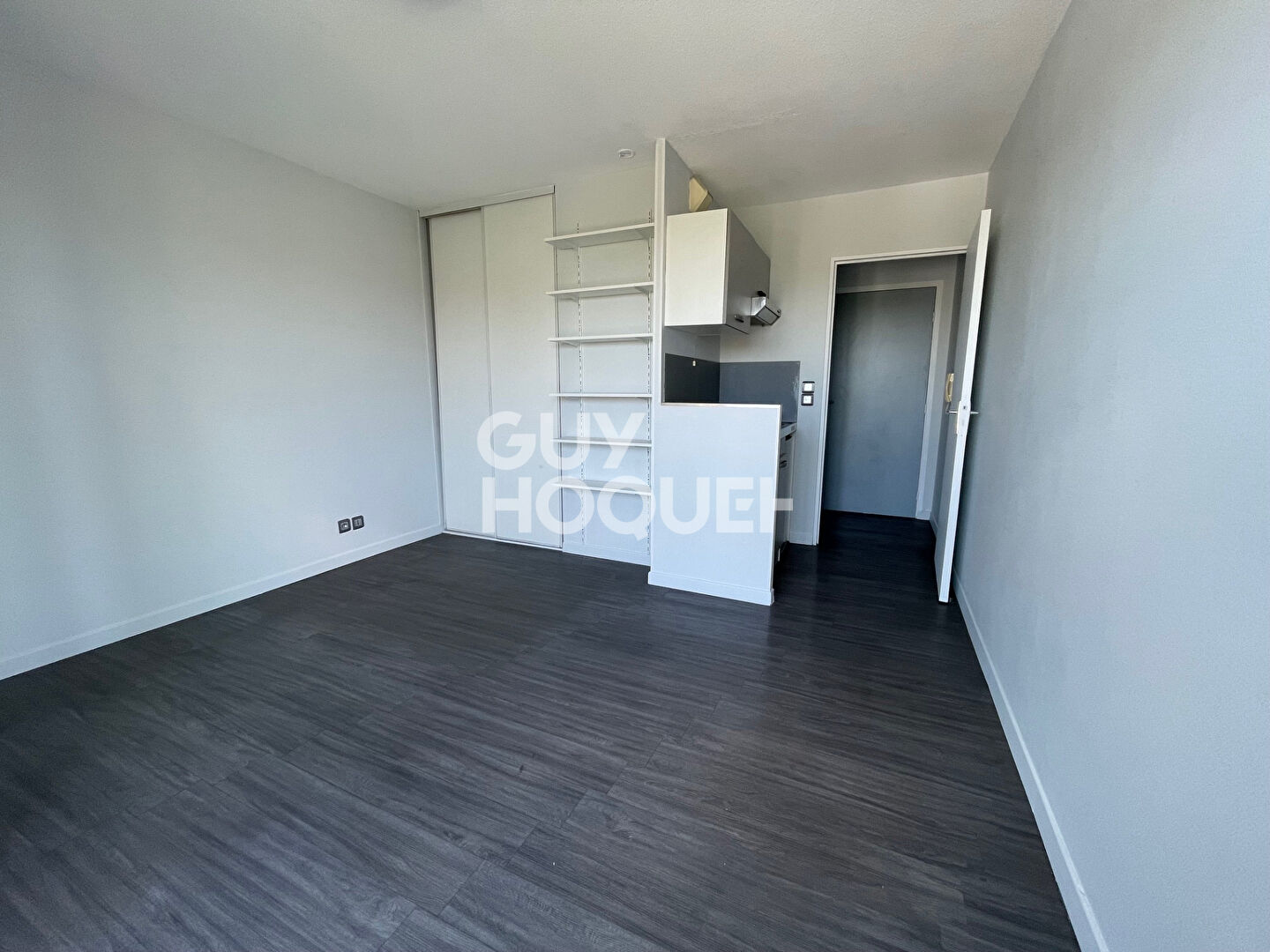 Studio à louer au 6ème étage avec balcon à Mérignac Arlac