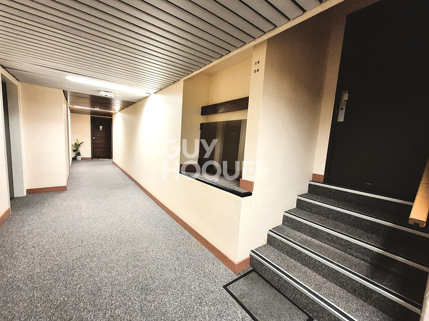 APPARTEMENT F2 HYPER-CENTRE