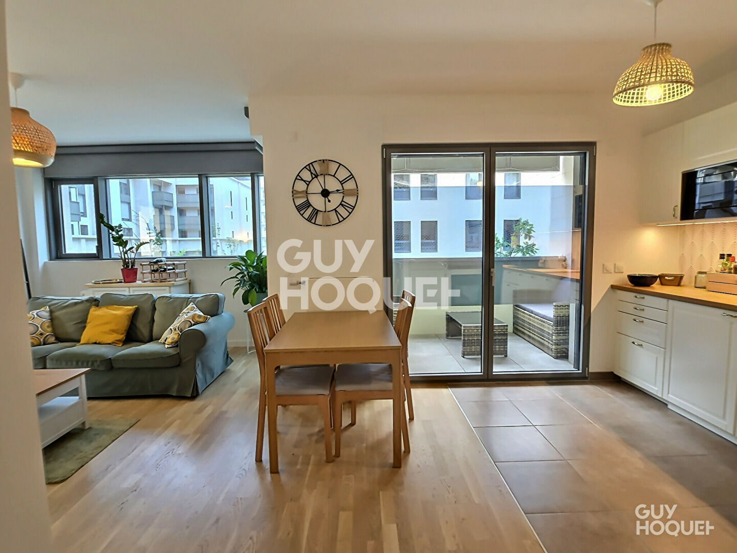 À VENDRE 4 PIÈCES + 3 BALCONS + 2 PLACES PARKING SOUS-SOL