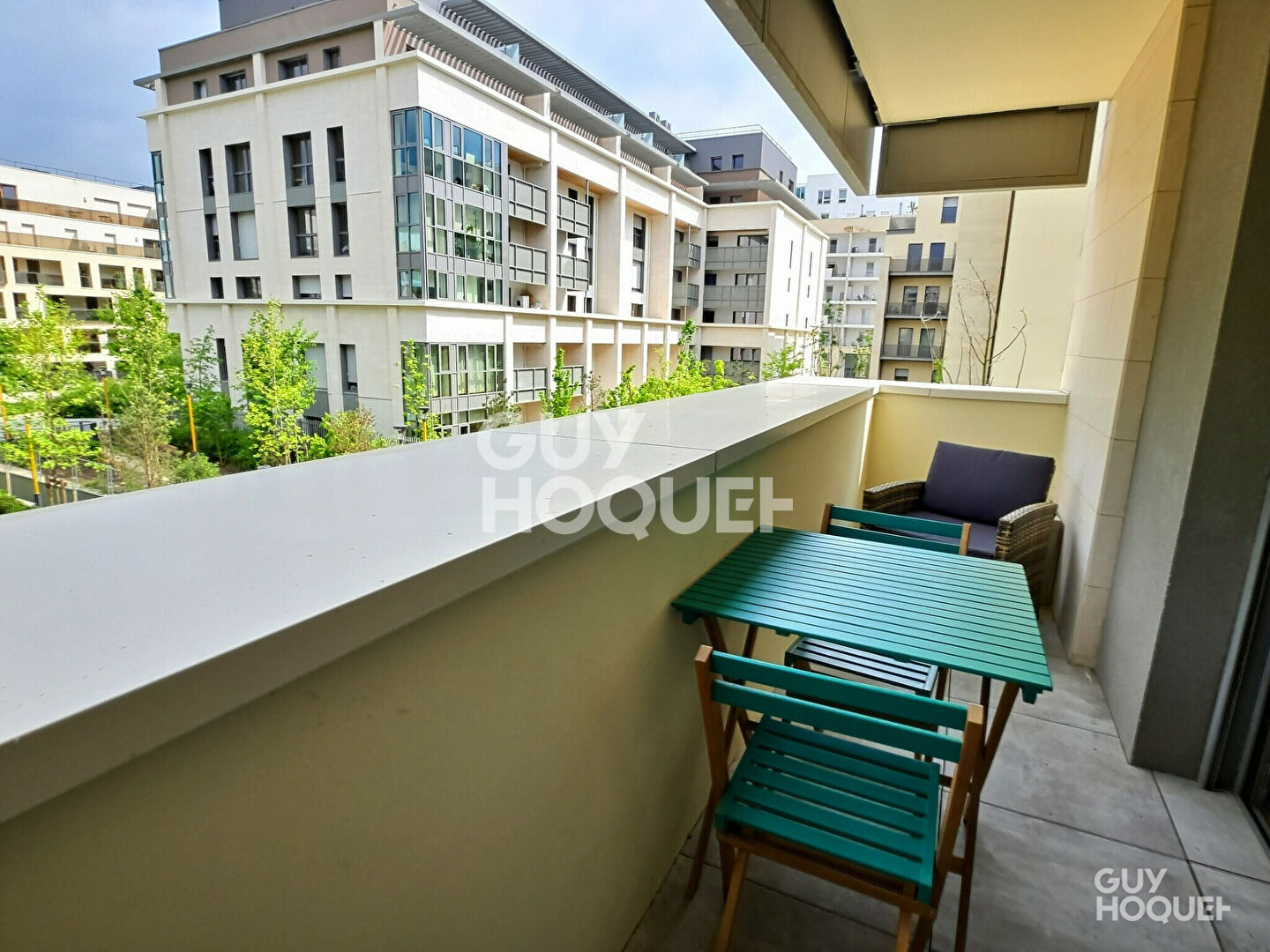 À VENDRE 4 PIÈCES + 3 BALCONS + 2 PLACES PARKING SOUS-SOL