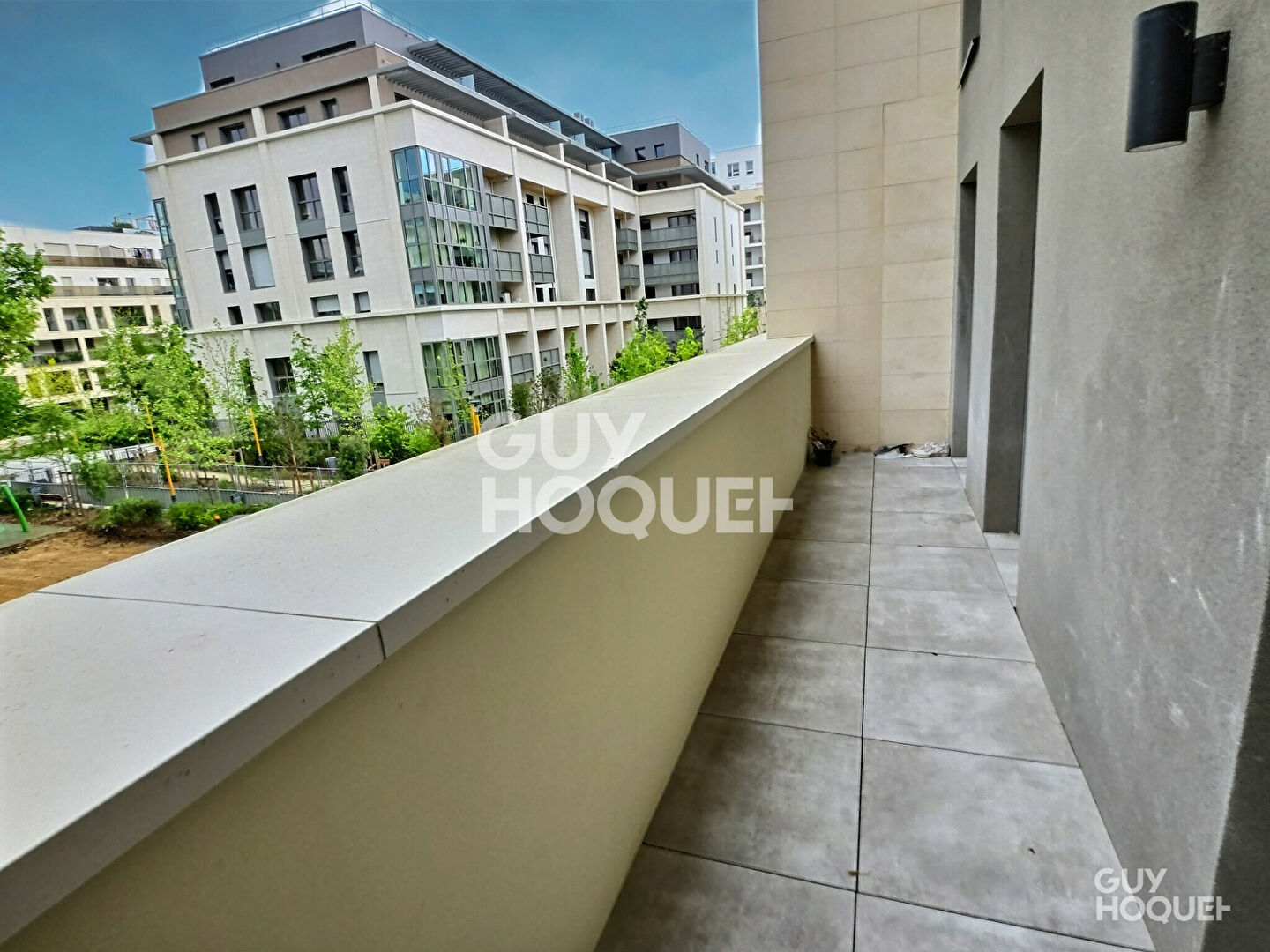 À VENDRE 4 PIÈCES + 3 BALCONS + 2 PLACES PARKING SOUS-SOL
