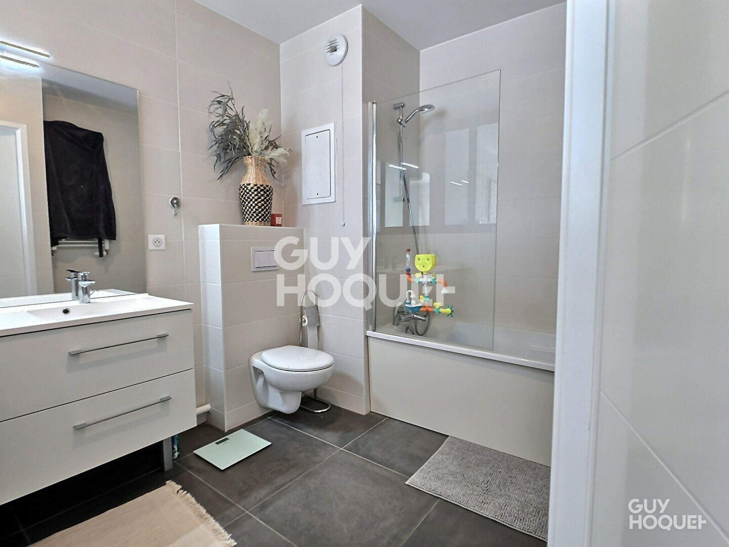 À VENDRE GRAND 4 PIÈCES de 82m² + BALCON de 25m² + PARKING SOUS-SOL