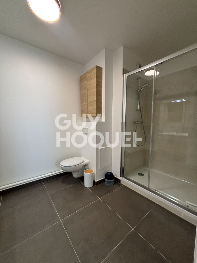 A LOUER DEUX PIECES MEUBLE