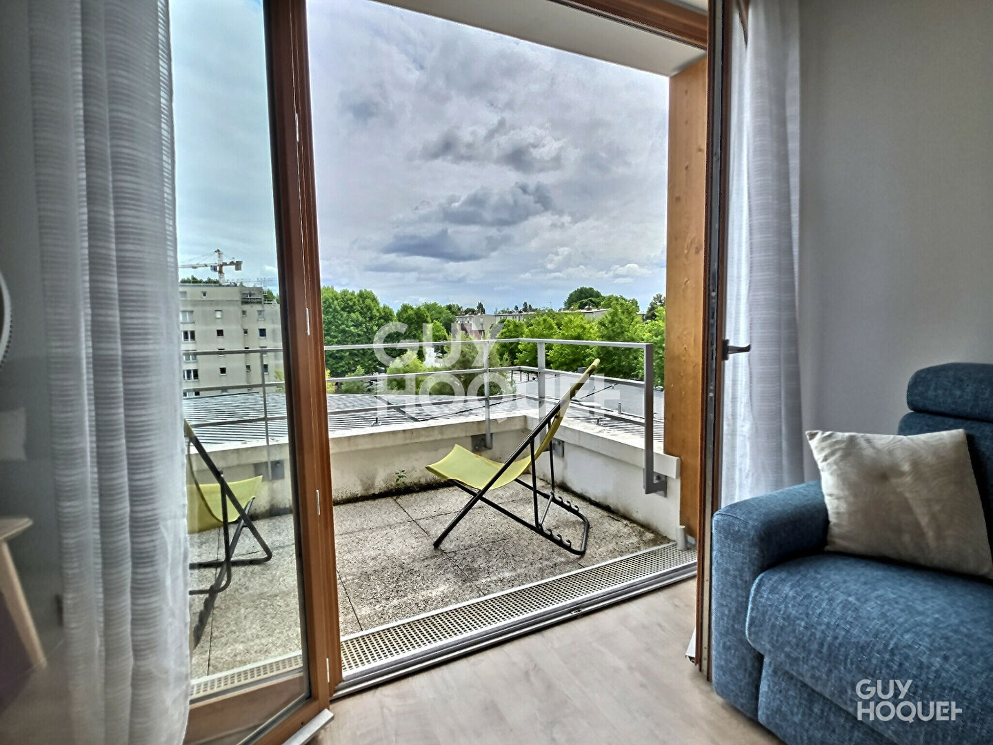 TRÈS BEAU 2 PIÈCES DE 40m² + BALCON + PARKING EN SOUS-SOL