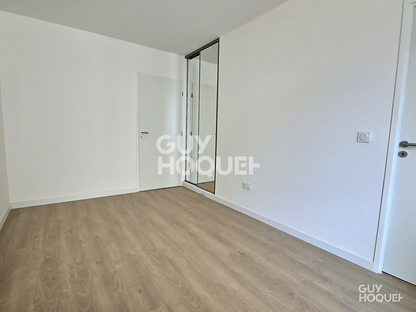 TRÈS BEAU 2 PIÈCES DE 42m² + BALCON + PARKING EN SOUS-SOL
