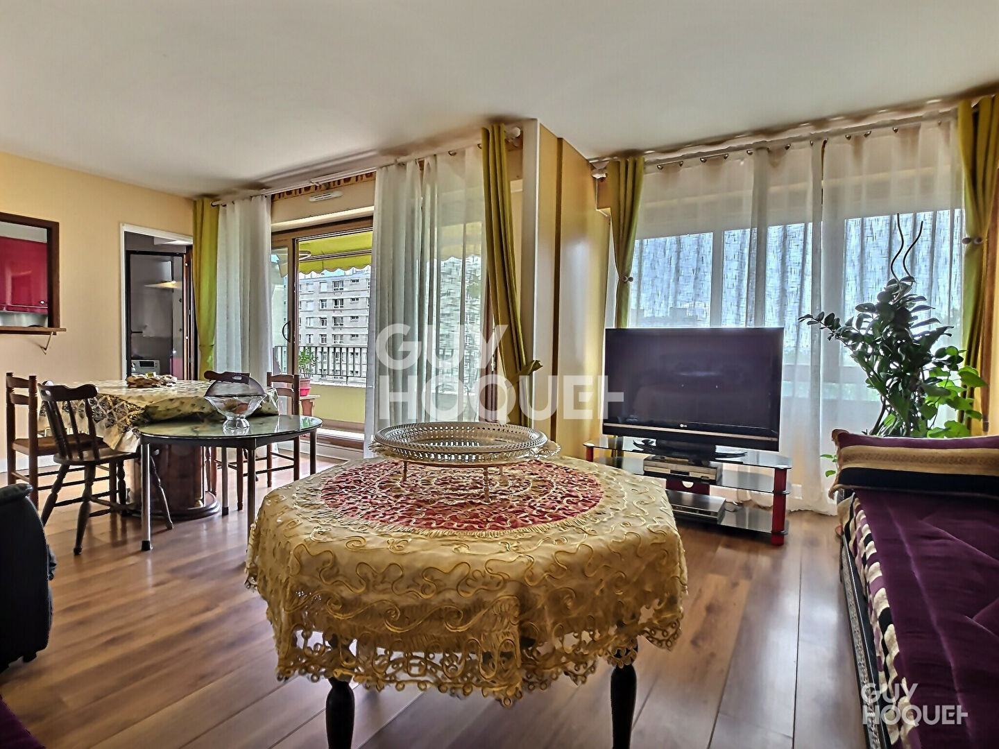 À VENDRE 5 PIÈCES + BALCON + PARKING