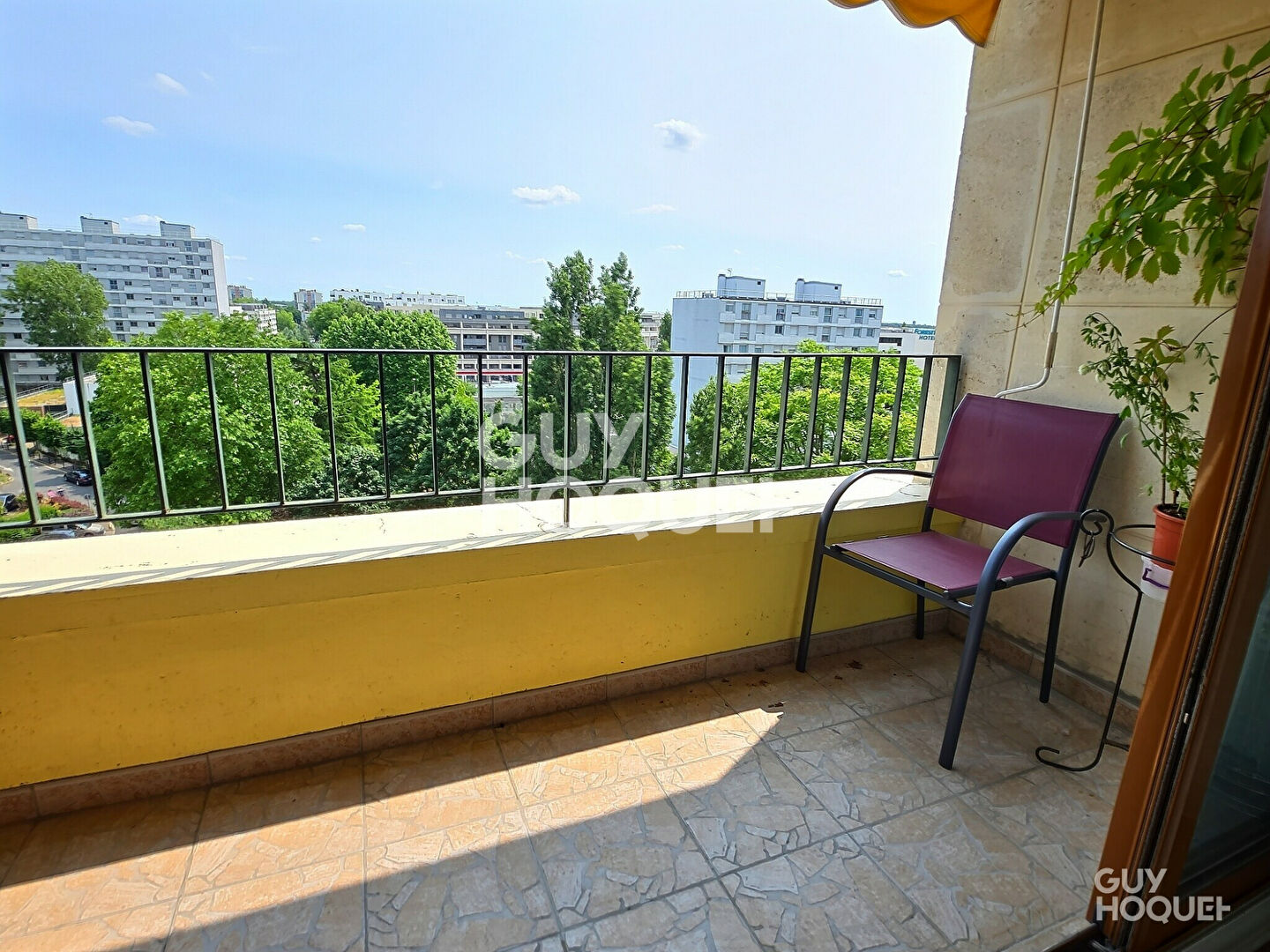 À VENDRE 5 PIÈCES + BALCON + PARKING