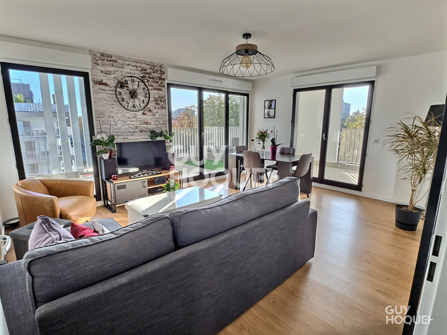 À VENDRE 4 PIÈCES + TERRASSE + 2 PLACES DE PARKING