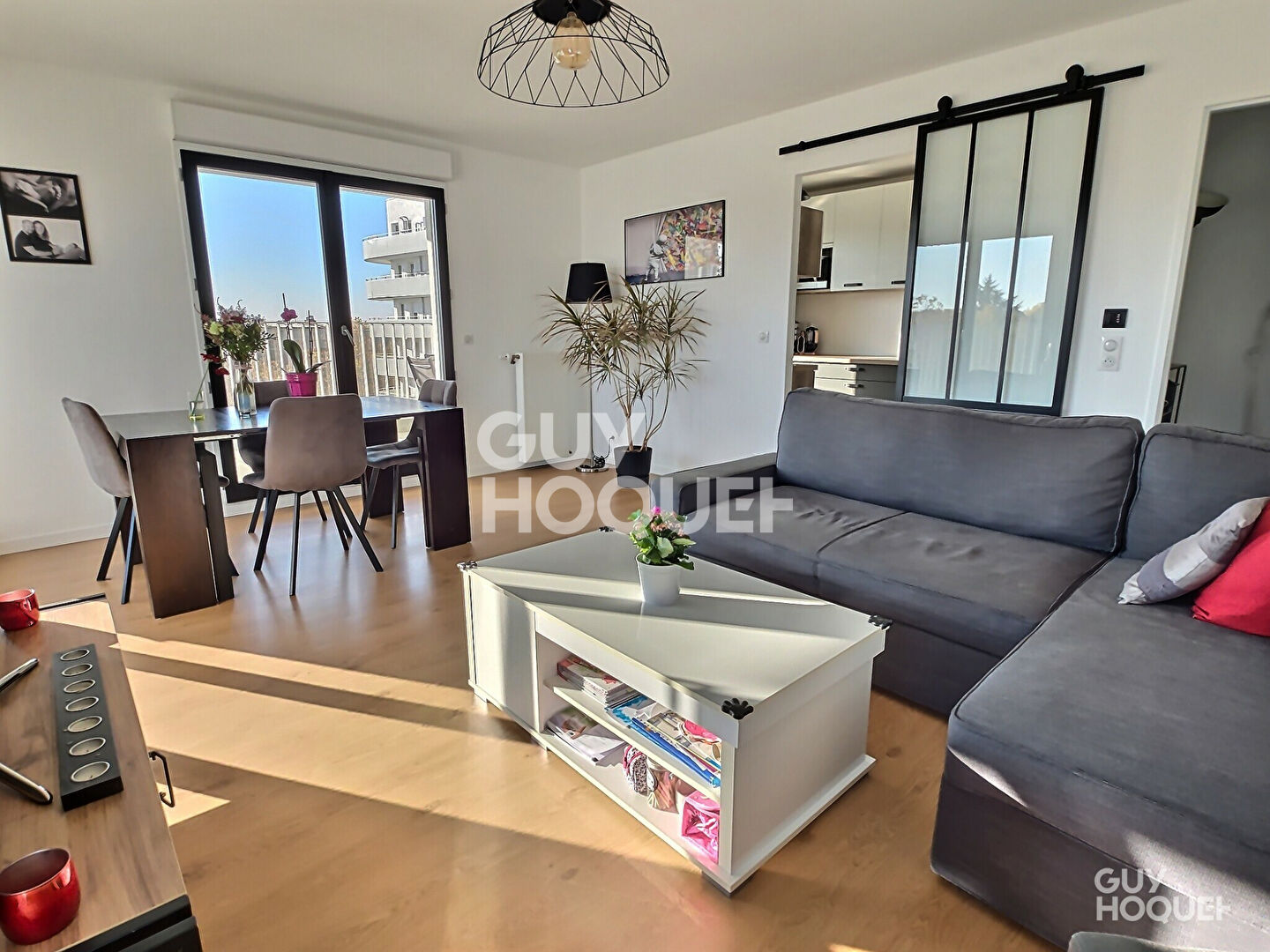 À VENDRE 4 PIÈCES + TERRASSE + 2 PLACES DE PARKING