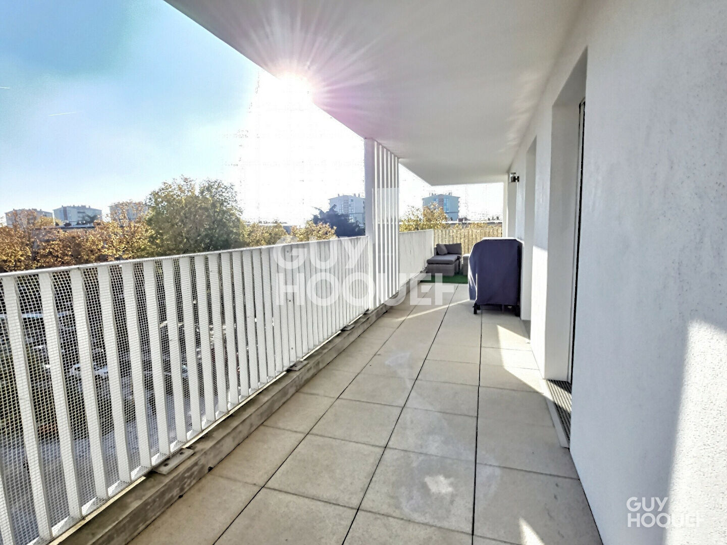 À VENDRE 4 PIÈCES + TERRASSE + 2 PLACES DE PARKING