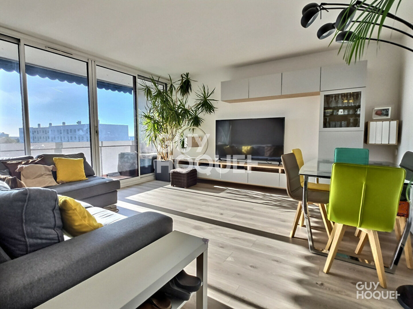 À VENDRE BEAU 4 PIÈCES DE 77m²  + LOGGIA