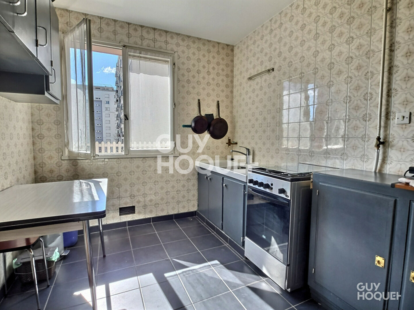 À VENDRE GRAND 2 PIÈCES DE 49m² + PARKING