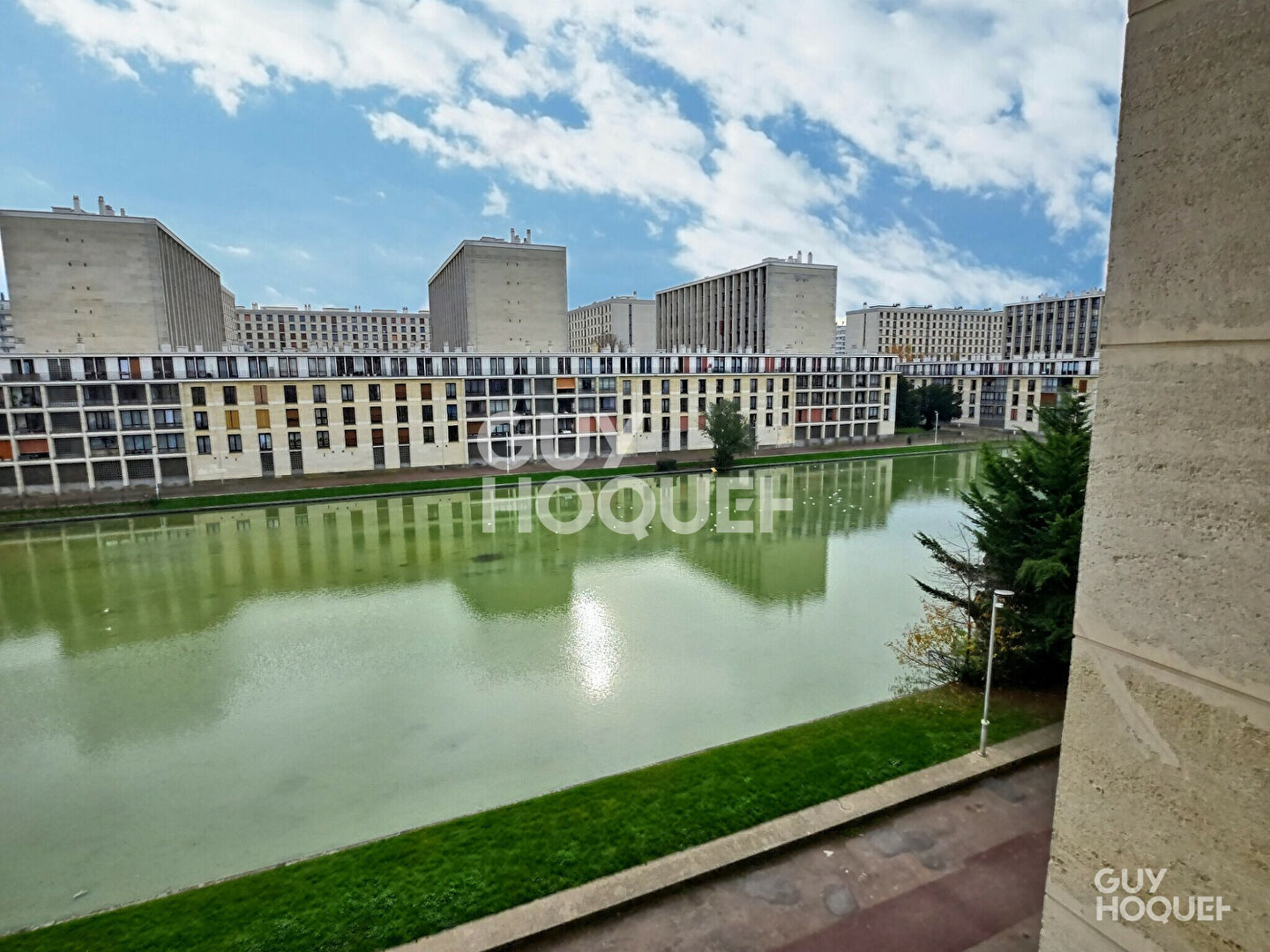 À VENDRE 3 PIÈCES VUE SUR BASSIN D'EAU !